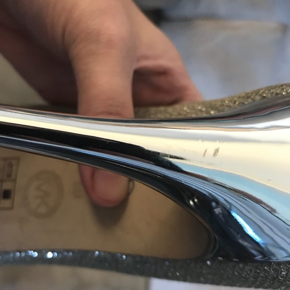 Gorgeous silver Michael Kors heels, sz 9M - Picture 6 of 8